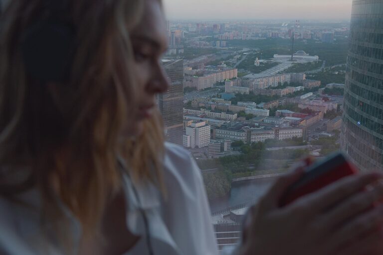 How to Create a Relaxing Playlist for Evenings